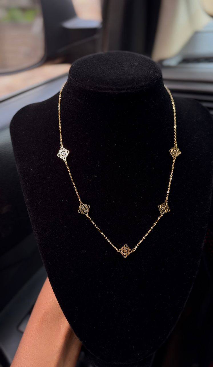 Nuve Elise necklace